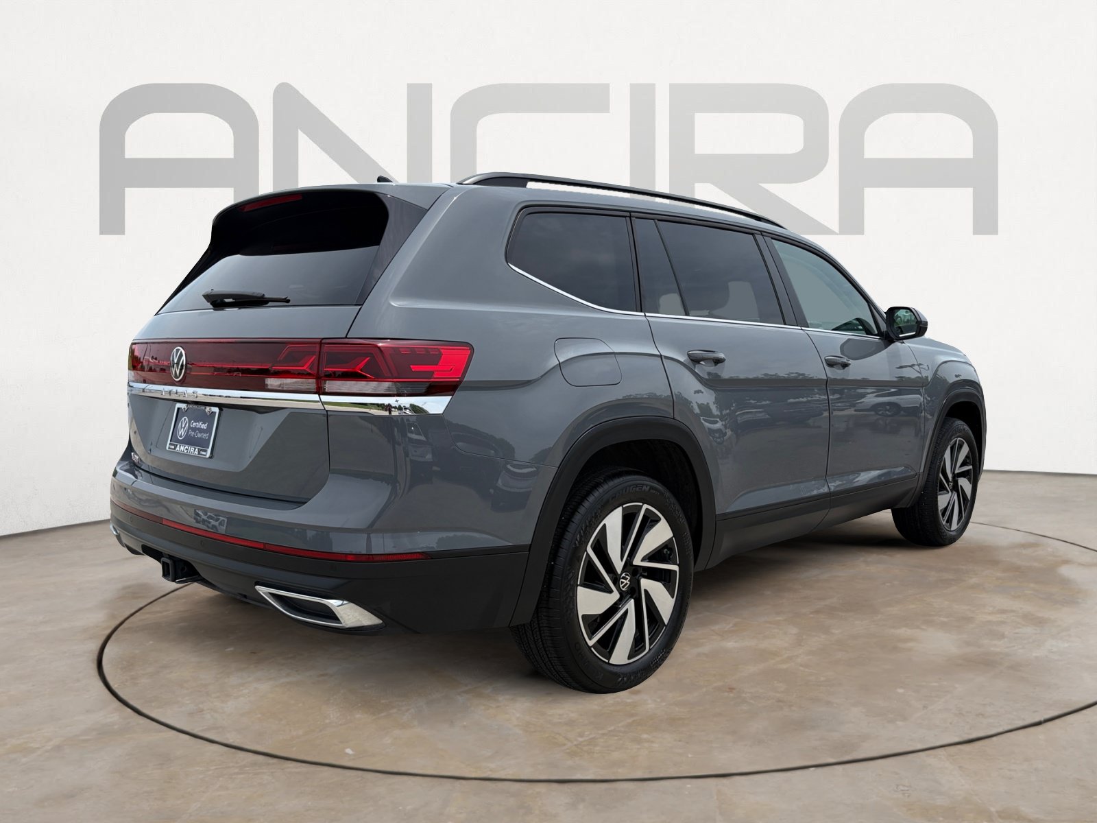 Certified 2025 Volkswagen Atlas SE FWD image 10