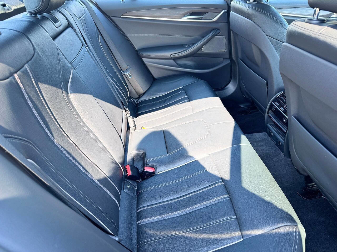 Used 2017 BMW 540i xDrive image 17