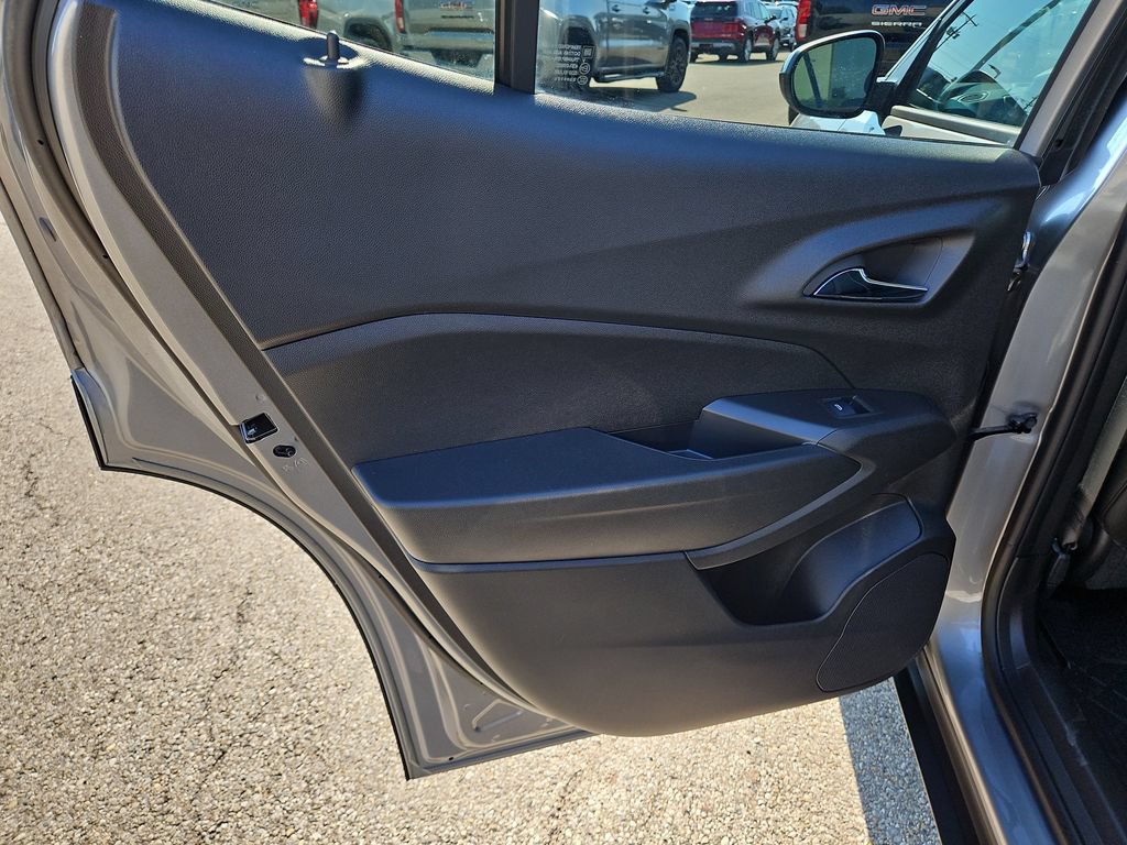 Used 2025 Chevrolet Trax LT w/ Driver Confidence Package FWD image 14
