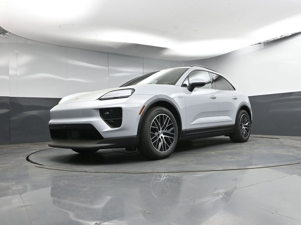 New 2026 Porsche Macan Electric RWD image 30
