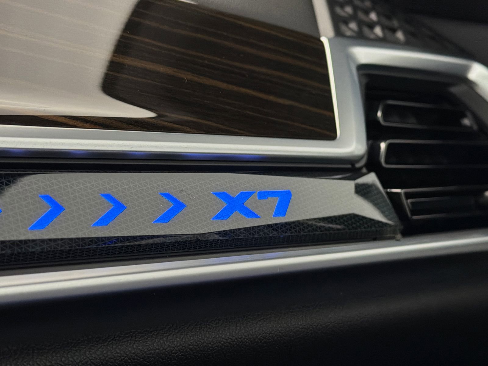 Used 2023 BMW X7 xDrive40i w/ Executive Package image 35