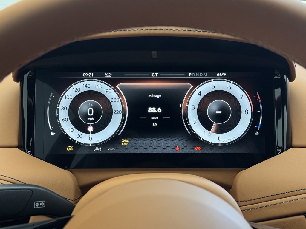 Used 2025 Aston Martin DB12 Coupe image 21