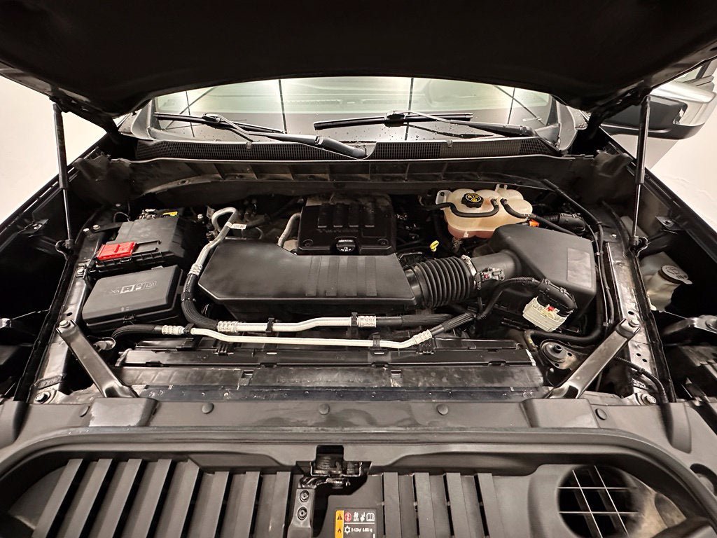 Used 2023 Chevrolet Silverado 1500 LT AWD/4WD image 19