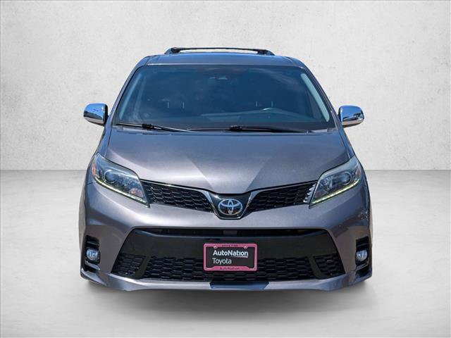 Used 2019 Toyota Sienna SE w/ SE Preferred Package FWD video 2