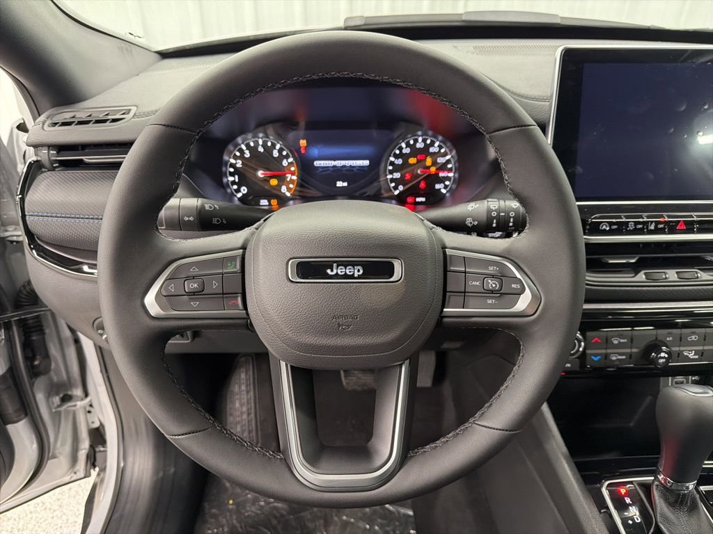 New 2026 Jeep Compass Latitude image 20