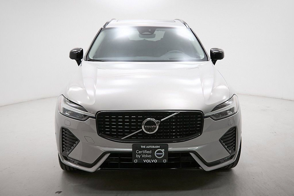 Used 2023 Volvo XC60 B6 Ultimate w/ Protection Package Premier image 5
