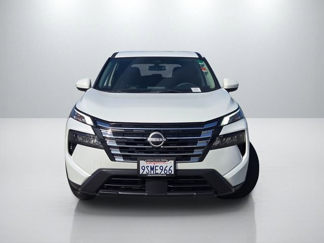 Used 2024 Nissan Rogue SV image 2