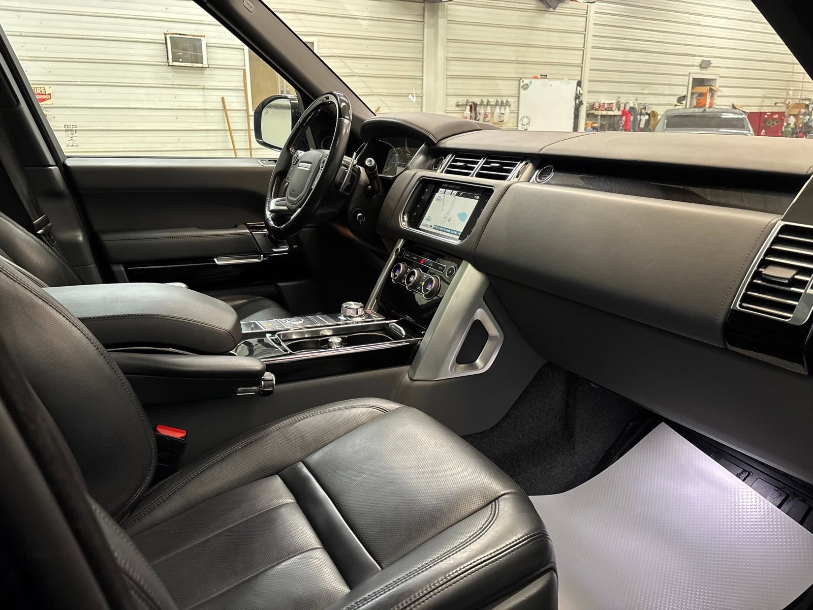 Used 2016 Land Rover Range Rover LWB SV Autobiography AWD/4WD image 24