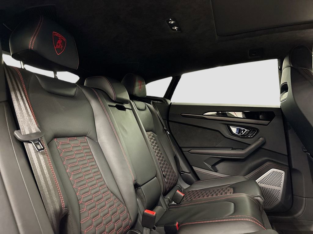 Used 2022 Lamborghini Urus image 16