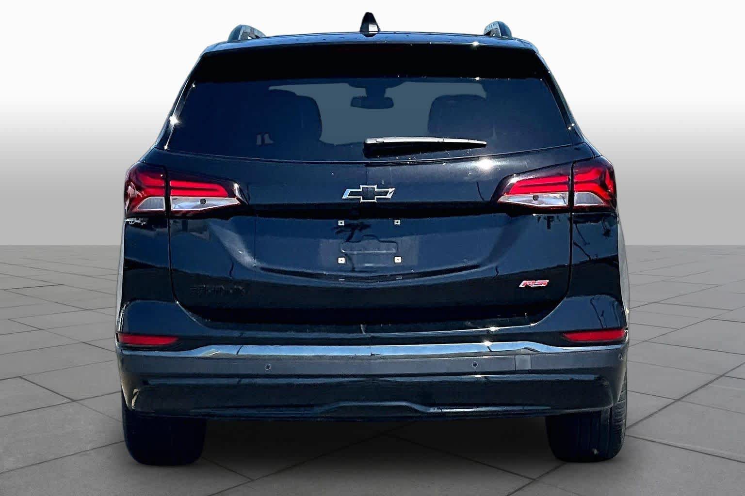 Used 2023 Chevrolet Equinox RS FWD image 4