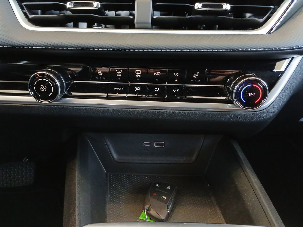 Used 2026 Chevrolet Equinox LT AWD/4WD image 36