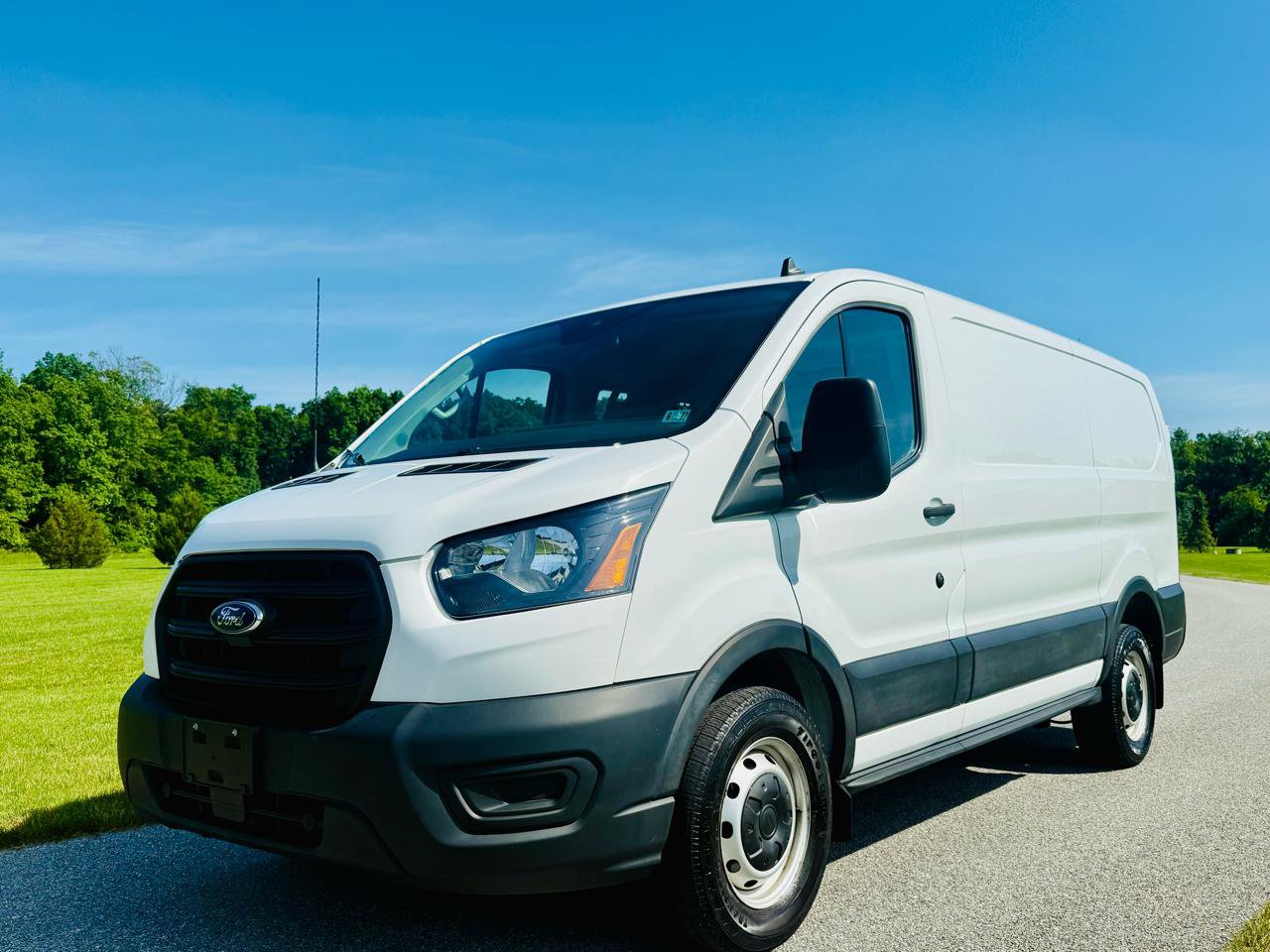 Used 2020 Ford Transit 250 Low Roof RWD image 1