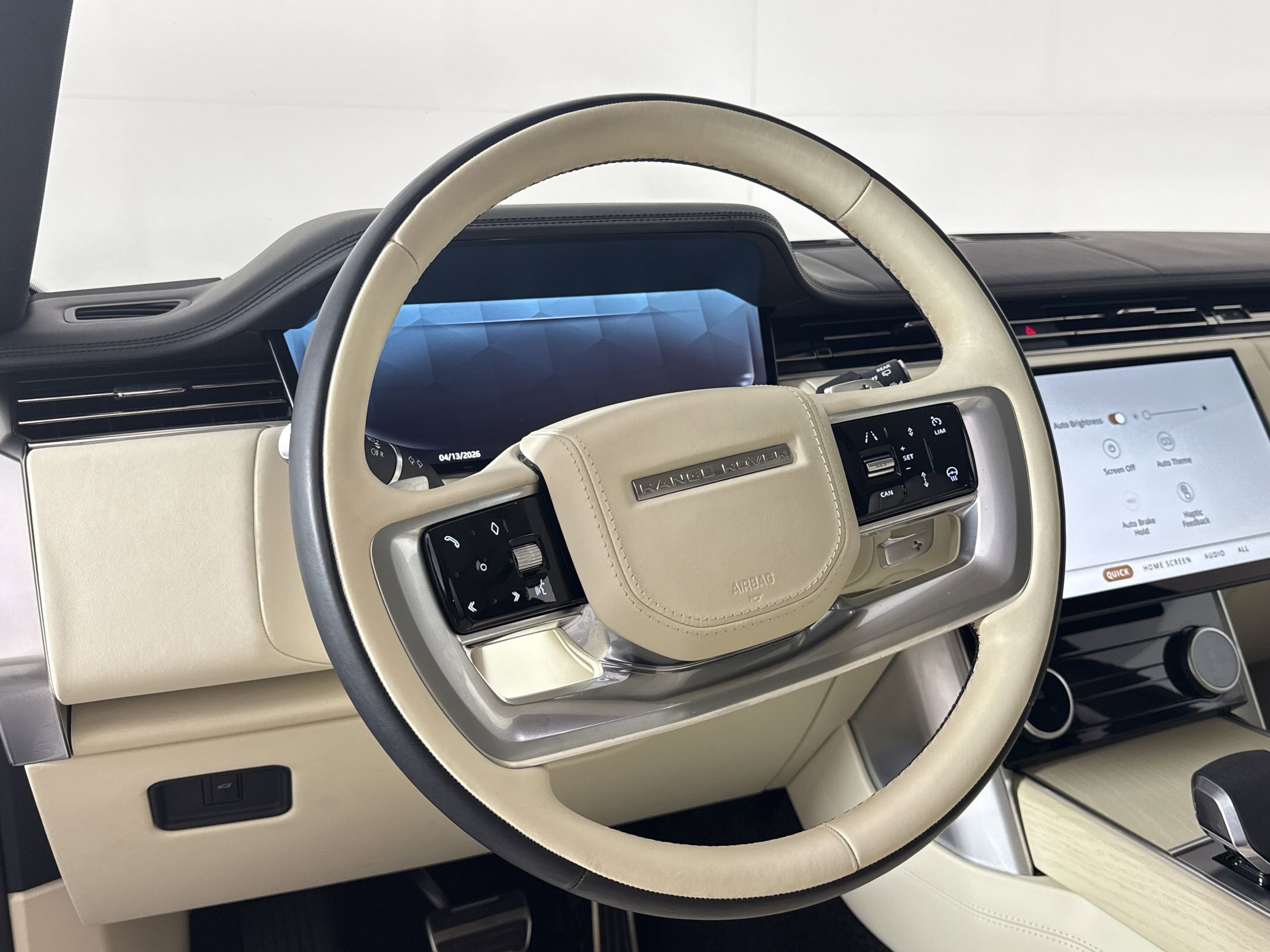 Used 2023 Land Rover Range Rover SE image 16