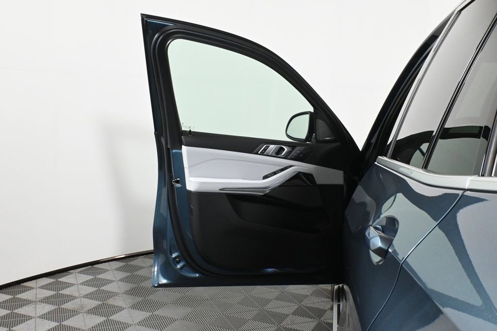 Used 2026 BMW X5 xDrive40i image 29