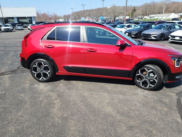 Used 2023 Kia Niro EX Touring FWD image 4