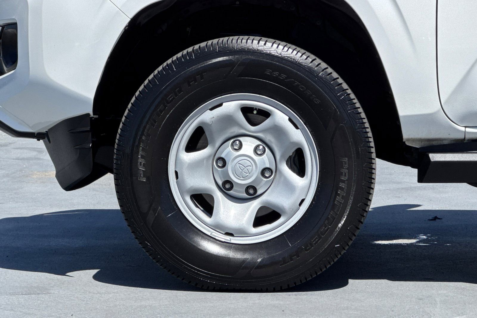 Used 2019 Toyota Tacoma SR5 RWD image 24