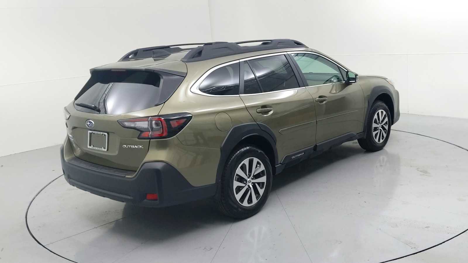 Certified 2025 Subaru Outback Premium AWD/4WD image 10