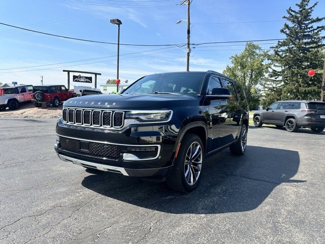 Used 2022 Jeep Wagoneer Series III w/ Premium Group I image 4
