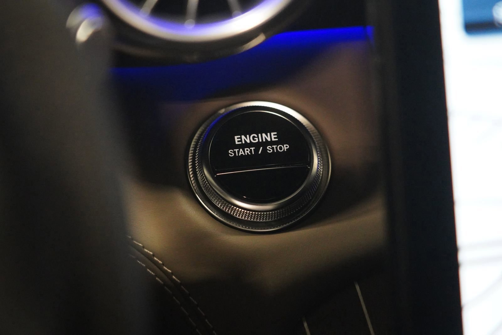 Used 2025 Mercedes-Benz SL 63 AMG S e Performance 4MATIC image 27