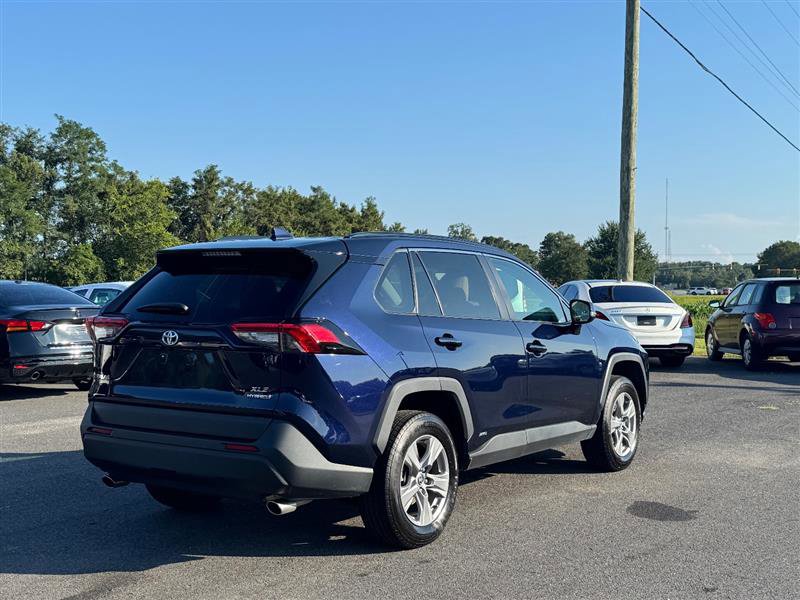 Used 2022 Toyota RAV4 XLE image 8