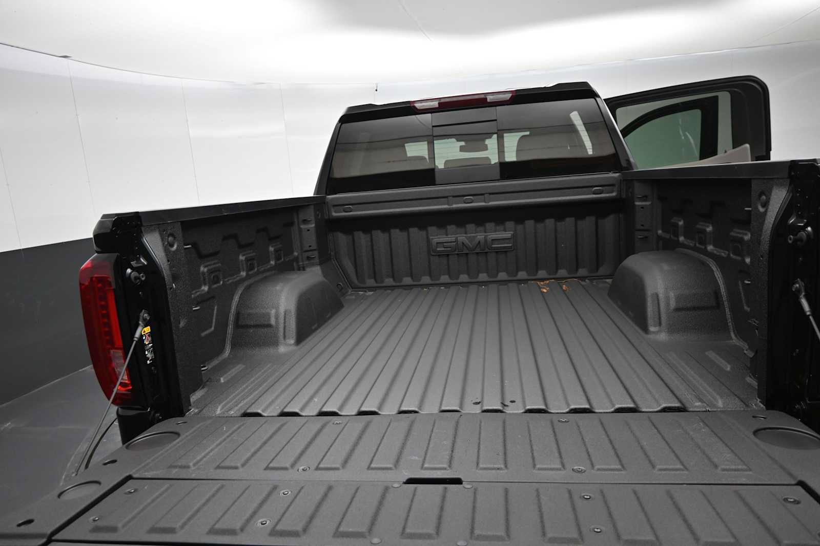 New 2026 GMC Sierra 1500 SLT w/ SLT Premium Plus Package AWD/4WD image 16