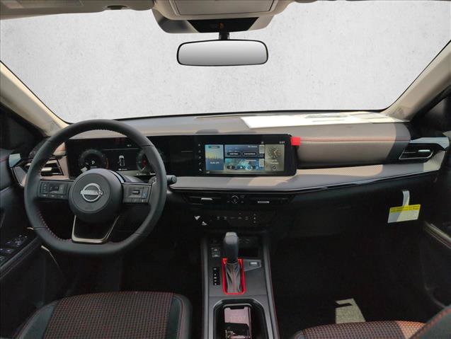 New 2025 Nissan Kicks SR w/ Illumination Package FWD image 17