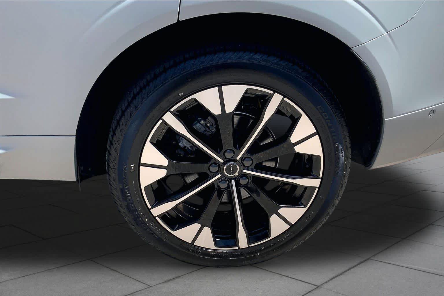 Used 2026 Volvo XC60 B5 Ultra w/ Protection Package Premier AWD/4WD image 11