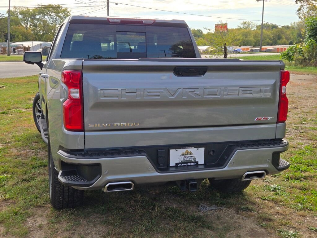 Used 2024 Chevrolet Silverado 1500 RST image 12