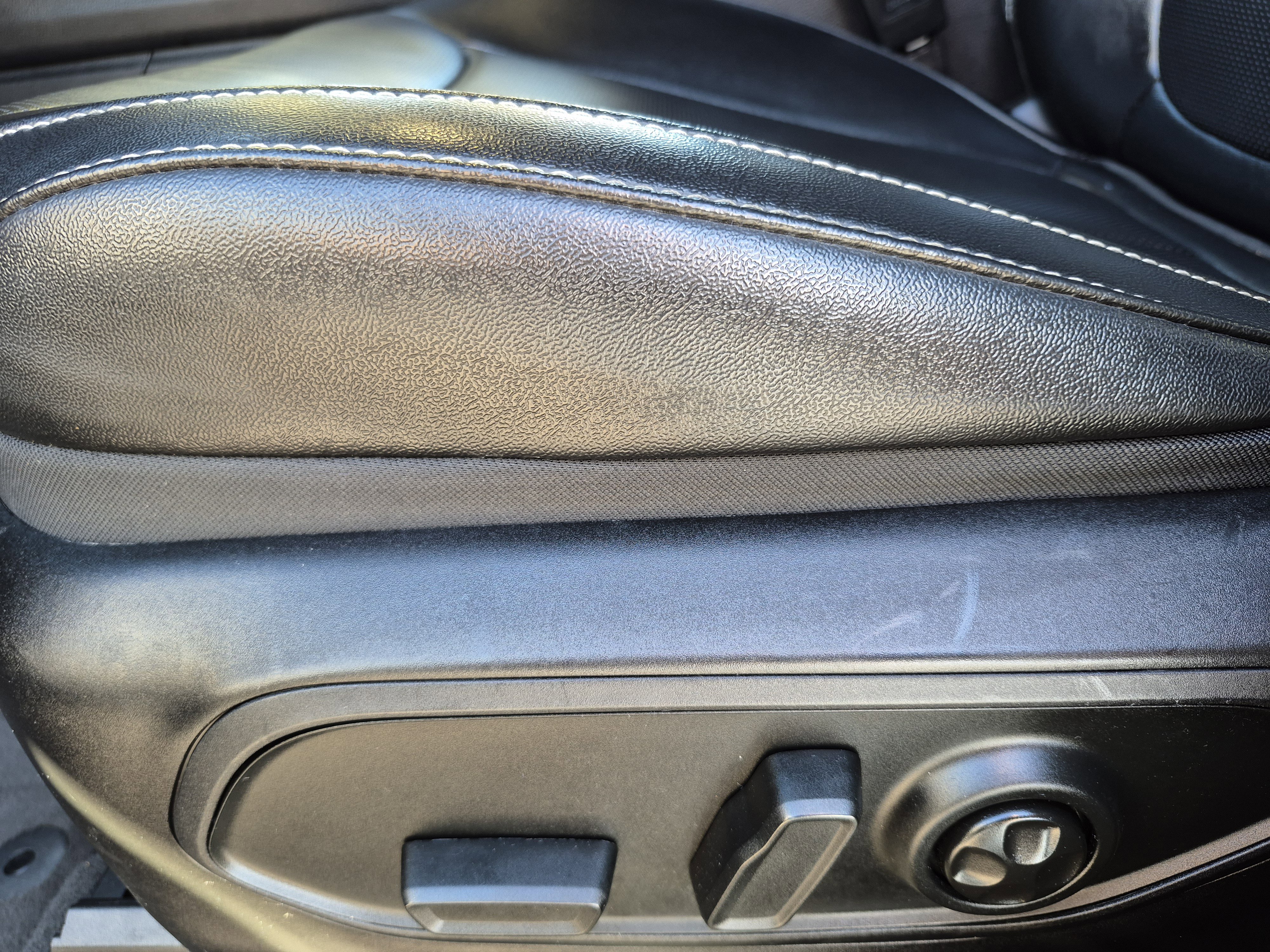 Used 2024 Jeep Grand Cherokee L Limited w/ Luxury Tech Group II image 27