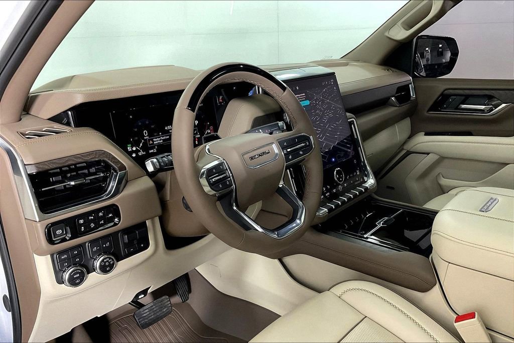 Used 2025 GMC Yukon Denali w/ Denali Reserve Package image 18