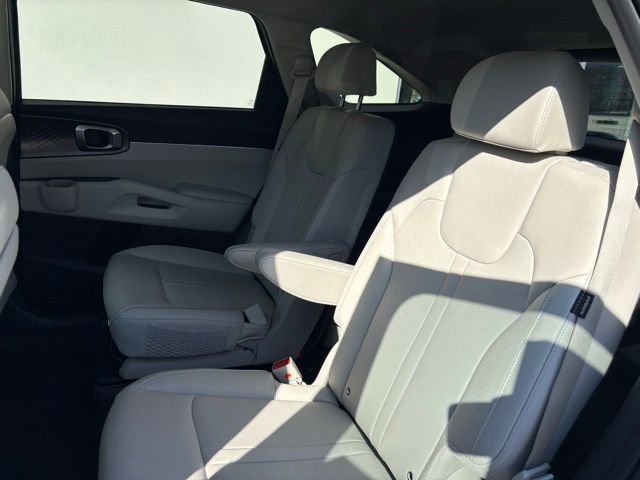 Used 2025 Kia Sorento EX image 11