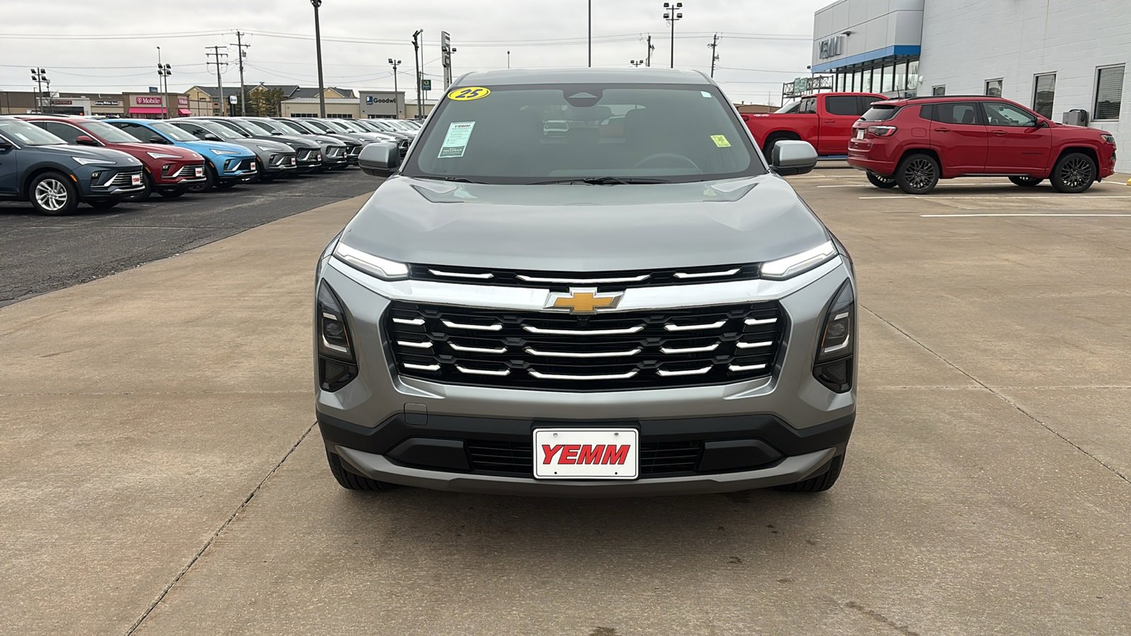 Used 2025 Chevrolet Equinox LT image 4