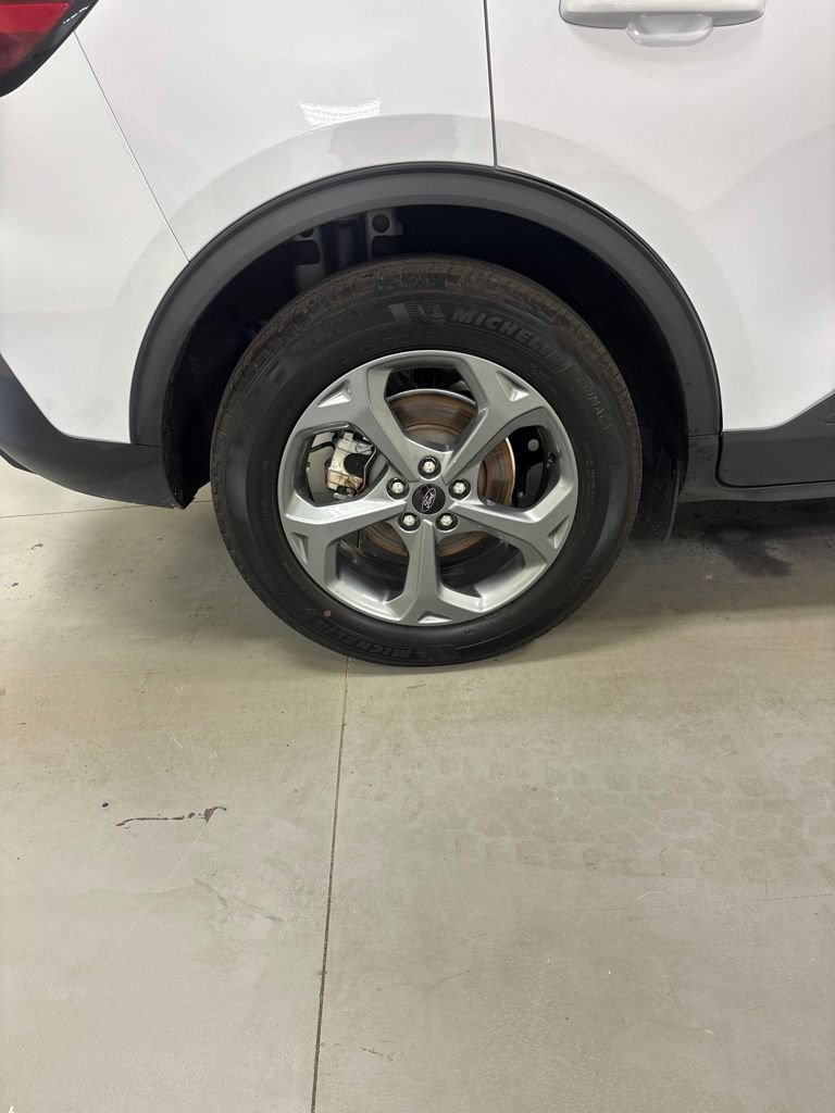 Used 2025 Ford Escape ST-Line Select AWD/4WD image 30