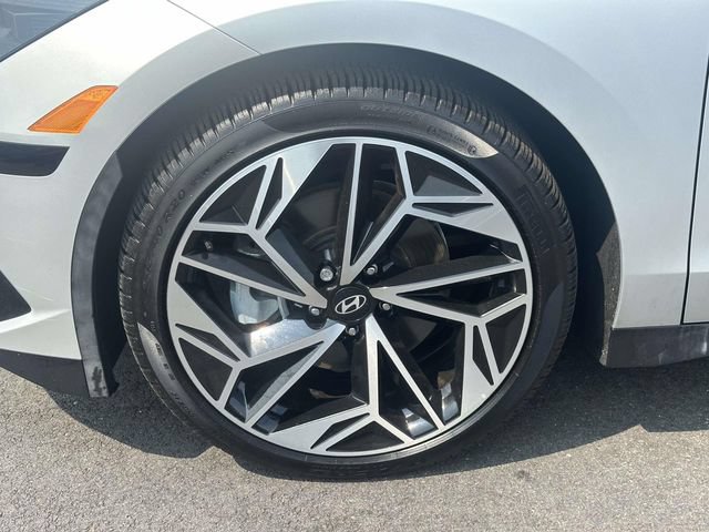 Used 2024 Hyundai Ioniq 6 SEL AWD/4WD image 11