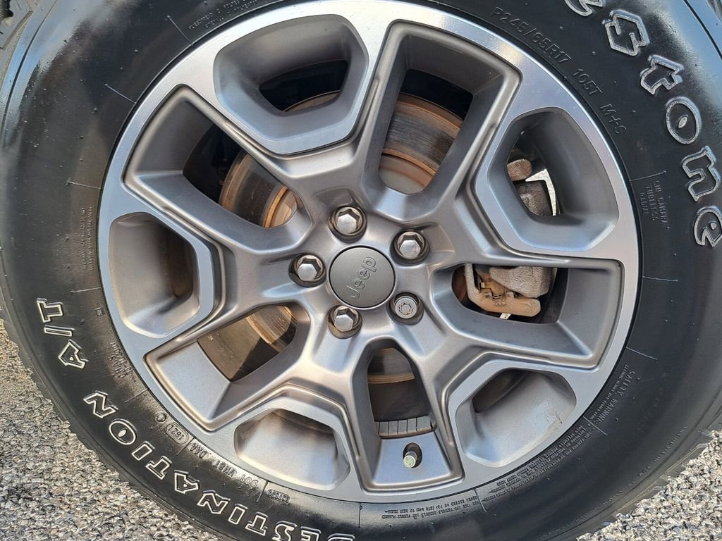 Used 2021 Jeep Cherokee Trailhawk image 28