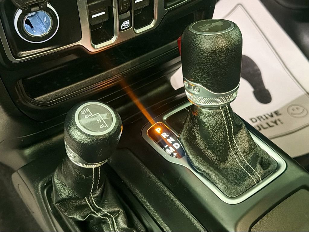 Used 2023 Jeep Wrangler Sahara w/ Cold Weather Group image 17