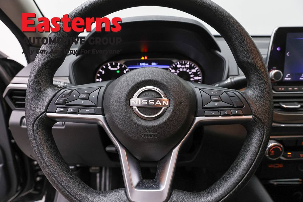 Used 2024 Nissan Altima 2.5 SV FWD image 10