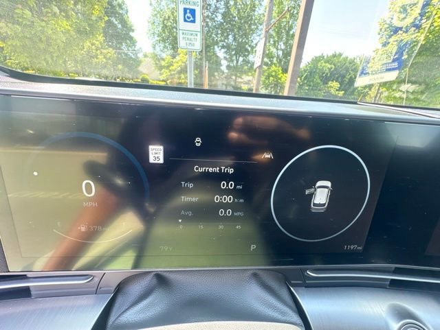 Used 2024 Hyundai Kona Limited AWD/4WD image 12