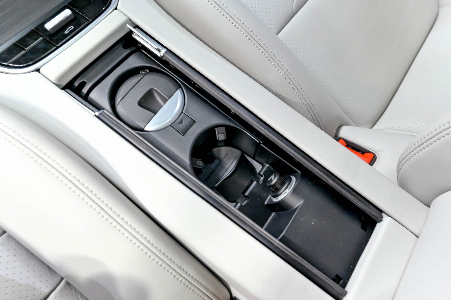 Used 2020 Porsche Panamera GTS AWD/4WD image 33