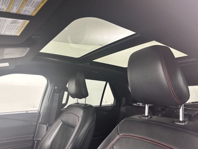 Used 2023 Ford Explorer ST-Line AWD/4WD image 19