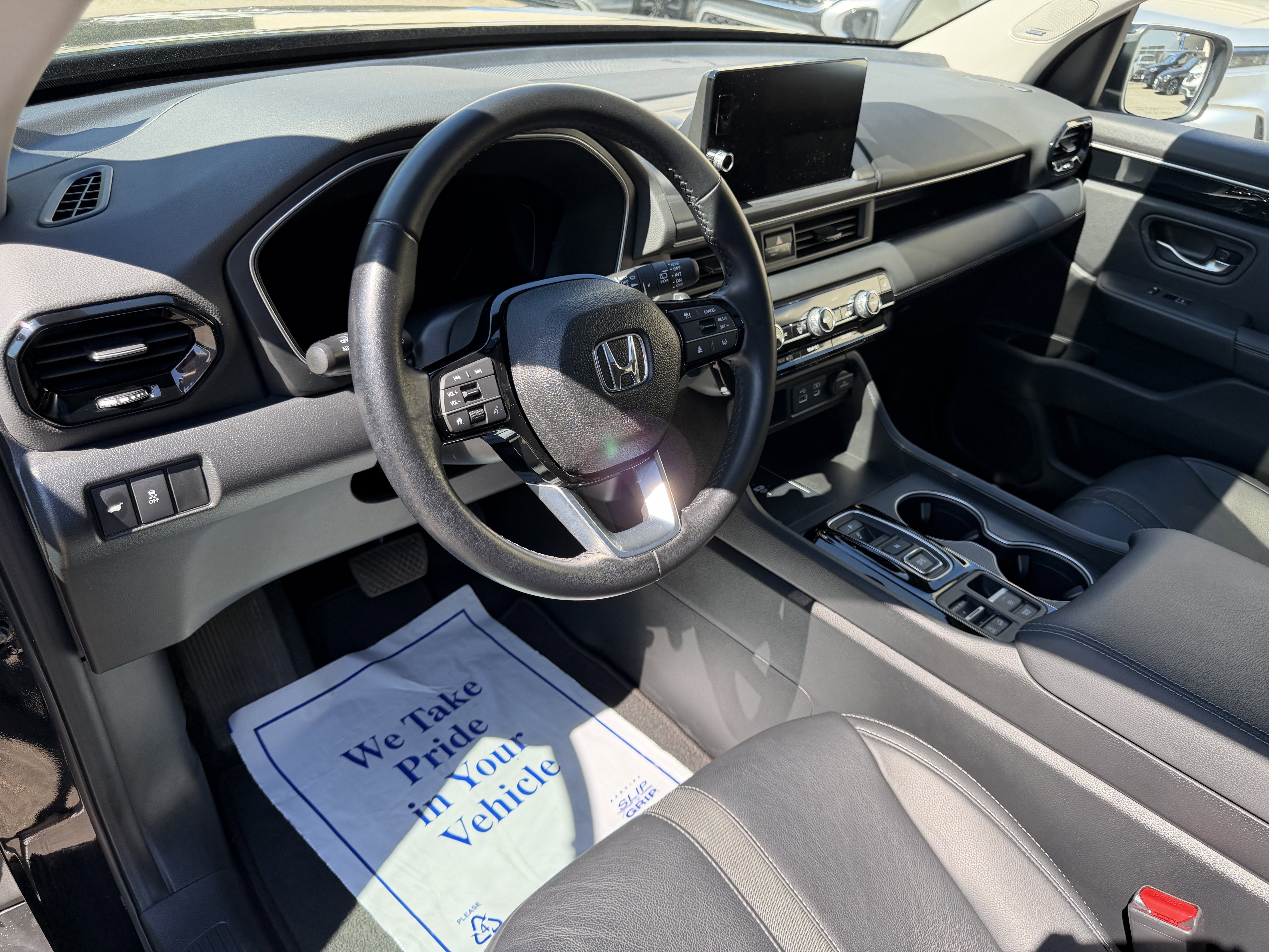 Used 2023 Honda Pilot Touring image 12