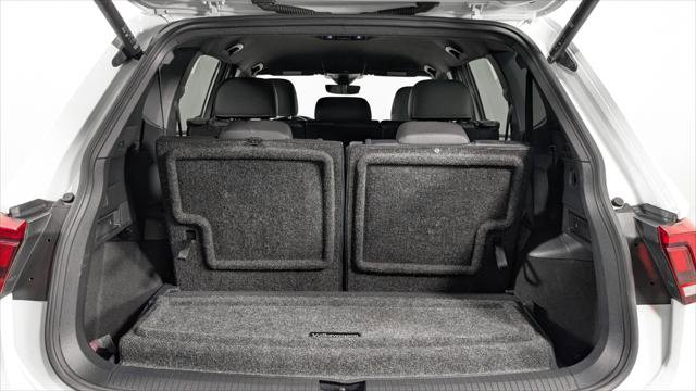 Used 2022 Volkswagen Tiguan SE R-Line FWD image 19