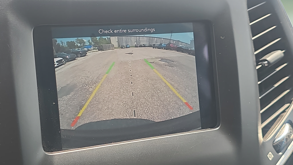 Used 2020 Jeep Cherokee Latitude FWD image 21