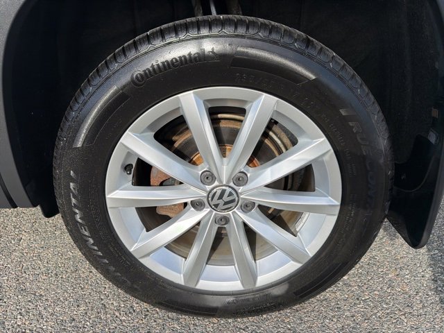 Used 2017 Volkswagen Tiguan Wolfsburg Edition image 37