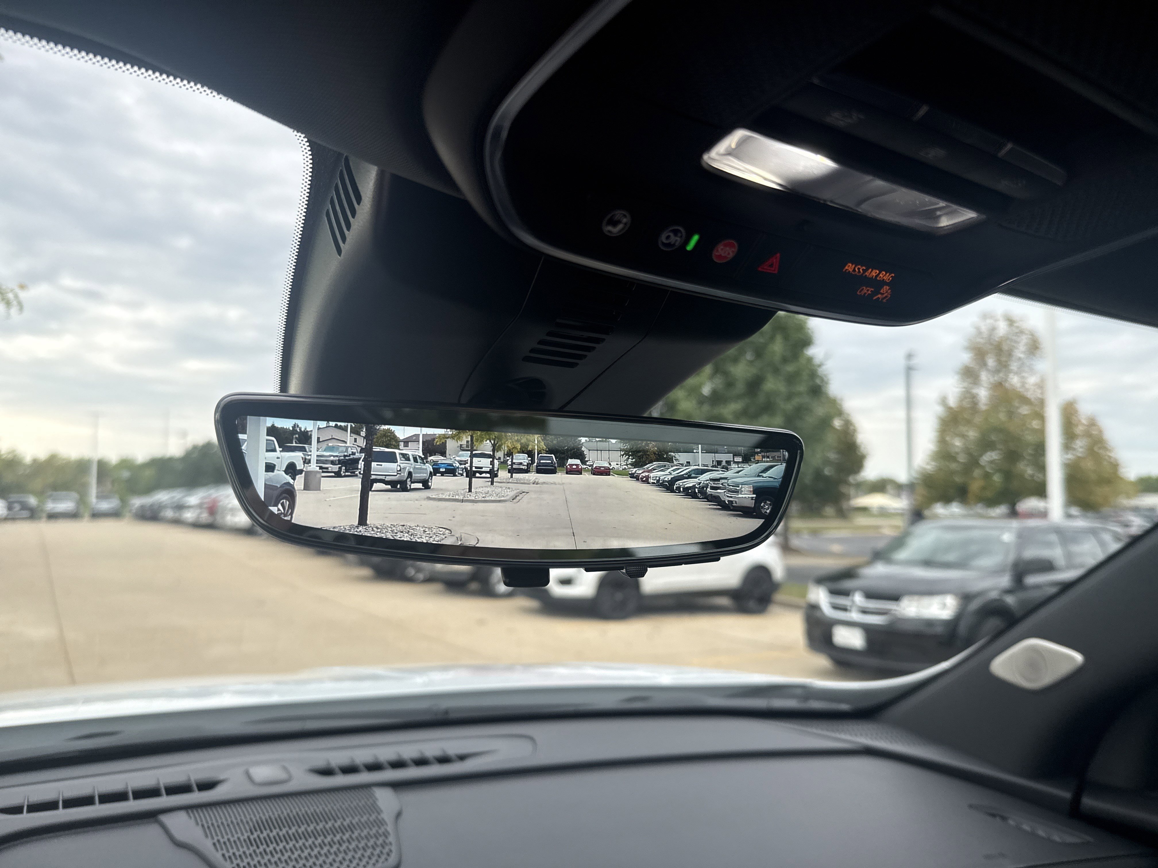Used 2025 Buick Enclave Avenir w/ Super Cruise Package image 21