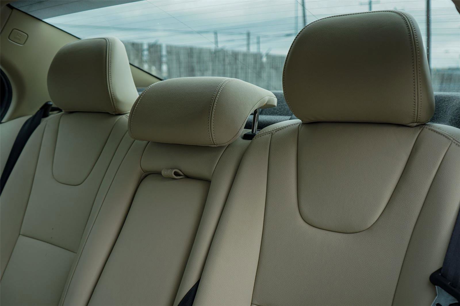 Used 2018 Volvo S60 T5 Dynamic w/ Vision Package image 24