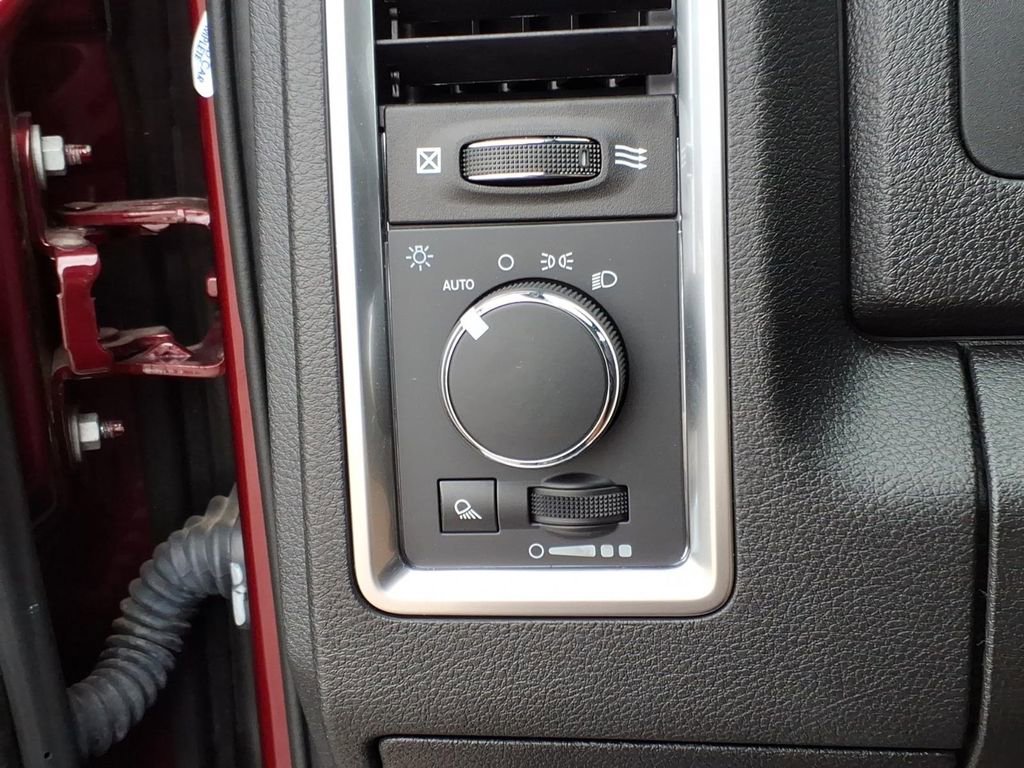 Used 2023 RAM 1500 Classic Warlock w/ Electronics Group image 17