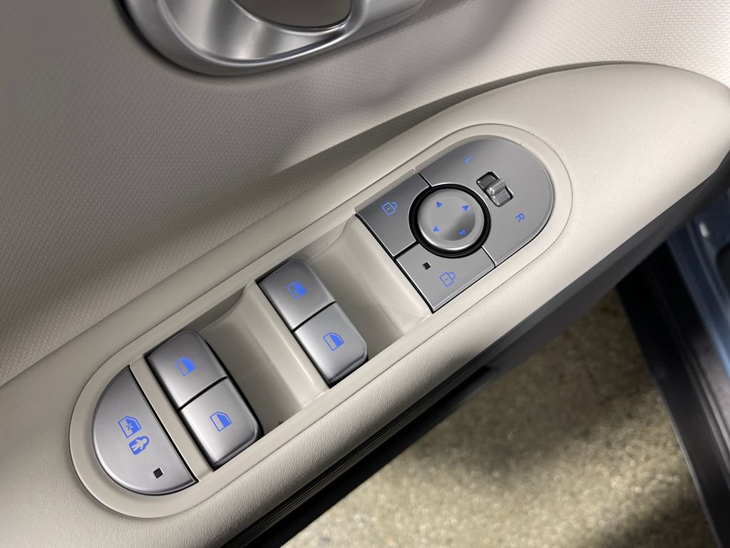 Certified 2024 Hyundai Ioniq 5 SE RWD image 18