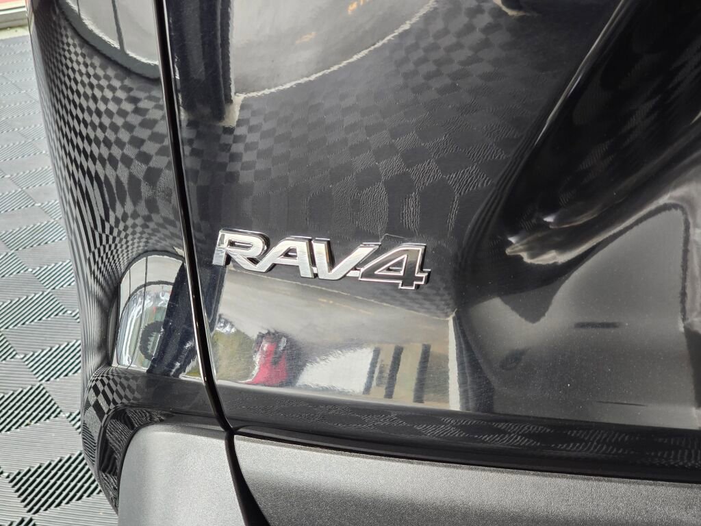 Used 2025 Toyota RAV4 XLE AWD/4WD image 13