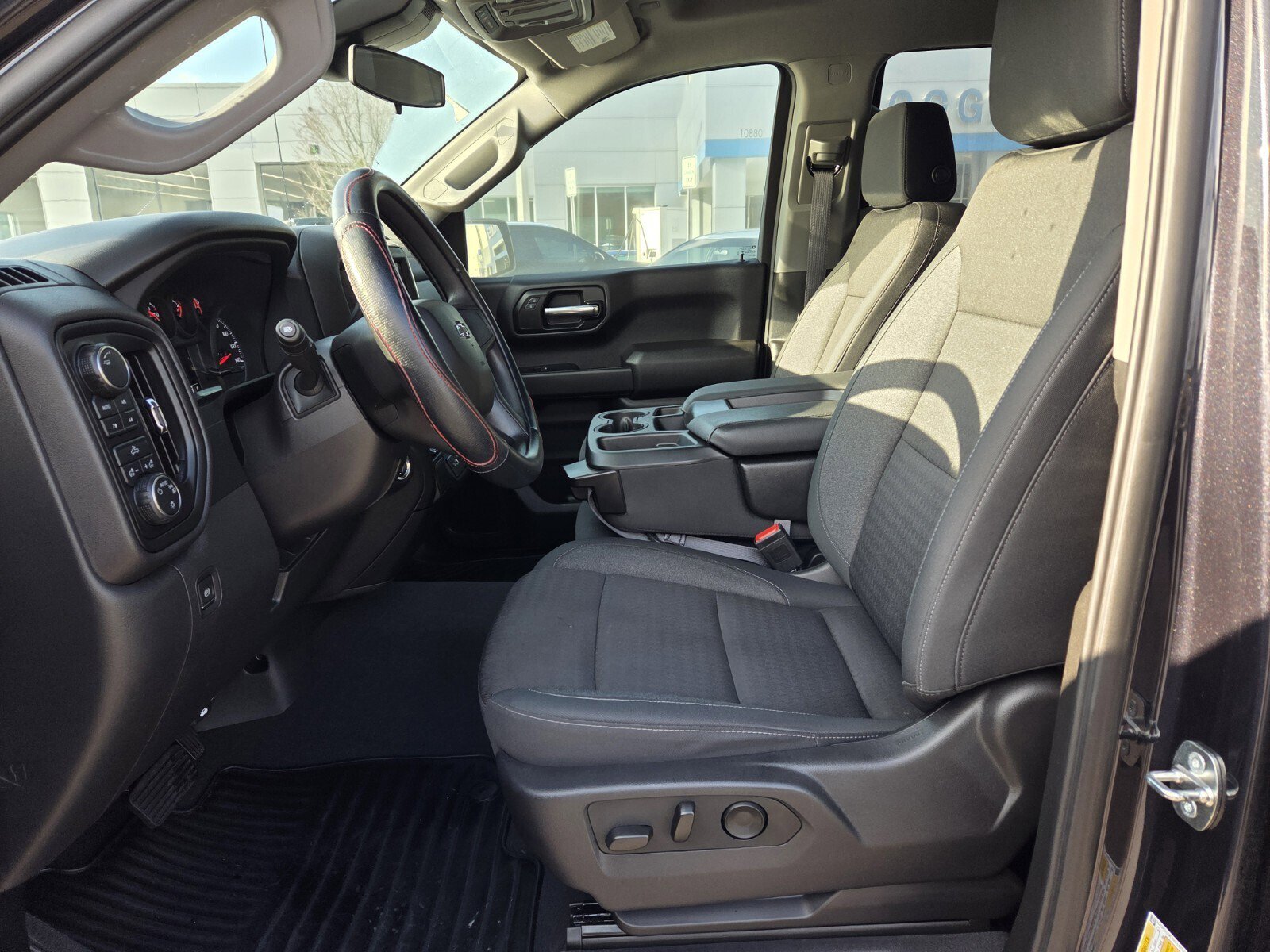 Used 2024 Chevrolet Silverado 1500 Custom Trail Boss w/ LPO, Dark Essentials Package image 11